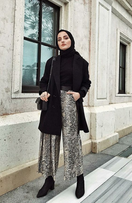The Most Stylish Hijab Street Style Looks You Can Copy - Hijab-style.com,  2020 | Başörtüsü modası, Islami moda, Klasik moda